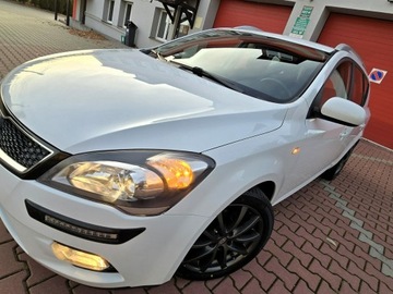 Kia Ceed I SW Facelifting 1.6 DOHC CVVT 126KM 2012 Kia Cee'd KlimaTronik, Kam. Cofania, Navi, Grzane, zdjęcie 10
