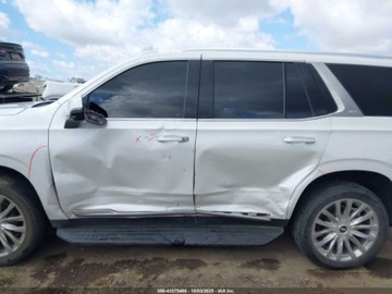 Cadillac Escalade III 2022 Cadillac Escalade Premium Luxury 2022 6.2l 6.2 Benzyna 420KM, zdjęcie 2