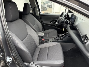 Toyota Yaris IV Hatchback 1.5 Hybrid Dynamic Force 116KM 2024 Toyota Yaris Hybrid 1.5 Style IV (2020-) Hybrid 1., zdjęcie 6