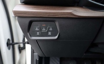 Seat Leon III Hatchback Facelifting 1.5 EcoTSI 130KM 2020 Seat Leon Seat Leon 1.5 EcoTSI Evo Xcellence SampS 1.5 Benzyna 131KM, zdjęcie 14