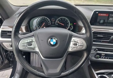 BMW Seria 7 G11-G12 Sedan 750i 450KM 2017 BMW Seria 7 4.4 Benzyna 450KM, zdjęcie 7