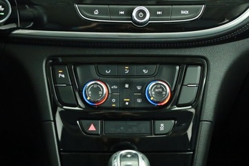 Opel Mokka I SUV 1.6 CDTI Ecotec 136KM 2016 Opel Mokka 1.6 CDTI, Automat, Skóra, Navi, Klima, zdjęcie 11