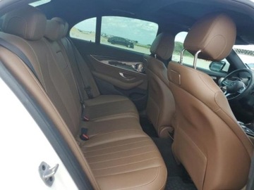 Mercedes Klasa E W213 2019 Mercedes-Benz Klasa E Mercedes-Benz E-Class 300 2.0 Benzyna 241KM, zdjęcie 8