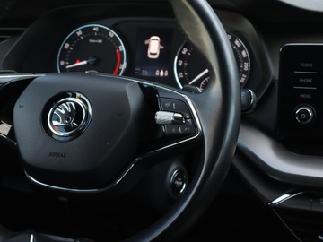 Skoda Octavia IV Liftback 1.5 TSI EVO 150KM 2021 Skoda Octavia 1.5 TSI e-tec, Salon Polska, zdjęcie 19