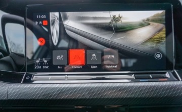 Volkswagen Golf VIII Variant 1.5 eTSI 150KM 2023 Volkswagen Golf Volkswagen Golf 1.5 eTSI MHEV R-Line DSG 1.5 Benzyna 150KM, zdjęcie 14