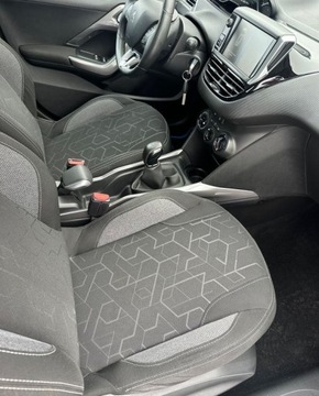 Peugeot 2008 I SUV Facelifting 1.2 PureTech 82KM 2019 Peugeot 2008 Niemcy,Klima,Kamera 1.2 Benzyna 83KM, zdjęcie 6