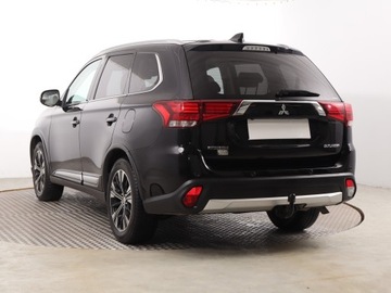 Mitsubishi Outlander III SUV Facelifting 2017 2.2 150KM 2017 Mitsubishi Outlander 2.2 DI-D, Salon Polska, zdjęcie 3