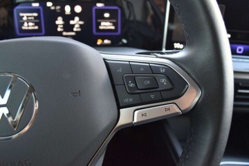 Volkswagen Golf VIII Variant 1.5 eTSI 150KM 2024 Volkswagen Golf SalonPL 1.5eTSI 150KM Variant DSG Pakiety ACC ALU17 Gwaran, zdjęcie 13