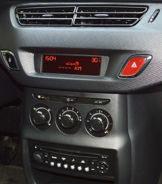 Citroen C3 II Hatchback facelifting 1.0 VTi 68KM 2014 CITROEN C3 II 1.0 VTi 68 KM, zdjęcie 34