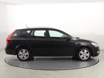 Kia Ceed I SW Facelifting 1.4 DOHC CVVT 90KM 2011 Kia Ceed 1.4 CVVT, Klima, Podgrzewane siedzienia, zdjęcie 5