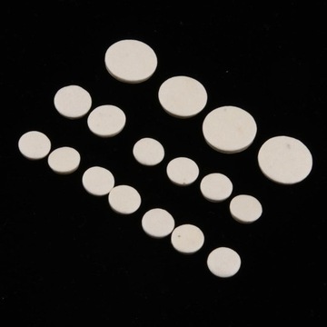 17 . Отверстие для подушечек кларнета