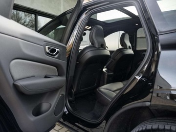 Volvo XC60 II Crossover Plug-In Facelifting 2.0 T8 455KM 2025 XC60 T8 Plug-In Hybrid AWD Plus Black Edition 2.0 (455 KM) 2025, zdjęcie 17