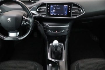 Peugeot 308 II SW Facelifting 1.5 BlueHDI 130KM 2019 Peugeot 308 1.5 BlueHDi, Salon Polska, zdjęcie 11