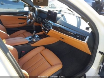 BMW Seria 5 G30-G31 2021 BMW Seria 5 BMW G30 530e xDrive, od ubezpieczalni 2.0 Hybryda 297KM, zdjęcie 8