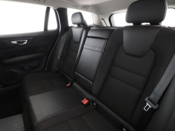 Volvo V60 II  Kombi Plug-in 2.0 T6 Plug-In Hybrid 341KM 2020 Volvo V60 Inscription Expression PHEV AWD T6, zdjęcie 16