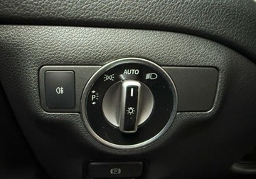 Mercedes GLA I Off-Roader Facelifting 1.6 200 156KM 2019 Mercedes-Benz GLA 1.6 T 156KM AT7 Style Salon PL ASO 1.6 Benzyna 156KM, zdjęcie 15