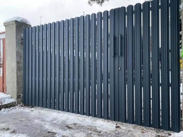 Furtka, brama przesuwna sztachetowa, montaż TREBOR