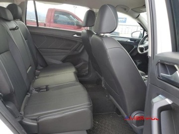 Volkswagen Tiguan II 2022 Volkswagen Tiguan 2022 r. 2,0L 4x4 2.0 Benzyna 184KM, zdjęcie 10