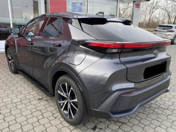 Toyota C-HR II SUV Plug-In 2.0  223KM 2025 Od ręki - Style 2.0 Hybrid Dynamic Force Plug-in 223KM | Podgrzewane fotele, zdjęcie 2