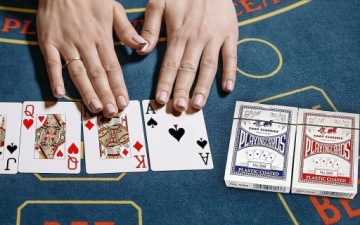 НАБОР ДЛЯ ПОКЕРА «ТЕХАС» 500 ФИШЕК 2 КОЛОДЫ 5 КОСТЕЙ + АЛЮМИНИЕВЫЙ КОРПУС