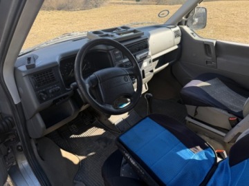 Volkswagen Caravelle T4 1998 Volkswagen Caravelle Syncro 4x4 klima grzane fotele 280 tys km 2.4 diesel, zdjęcie 15