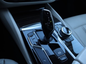 BMW Seria 5 F10-F11 Touring Facelifting 520d 190KM 2017 BMW 5 520d xDrive, Salon Polska, Serwis ASO, zdjęcie 11