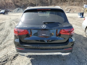 Mercedes GLC C253 2021 Mercedes-Benz GLC 300 4Matic 2021 2.0l 2.0 Benzyna 255KM, zdjęcie 2