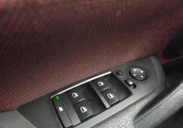 BMW X1 E84 Crossover xDrive20d 177KM 2011 BMW X1 2.0D Xdrive 177KM BIXenon Automat Klimatroni Tempomat Faktur Gwaran, zdjęcie 35