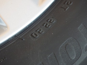 AUDI Q2 81A 32KM KOLA ALU ORIGINÁLNÍ 225/55 R17 BRIDGESTONE LETNÍ 81A601025C