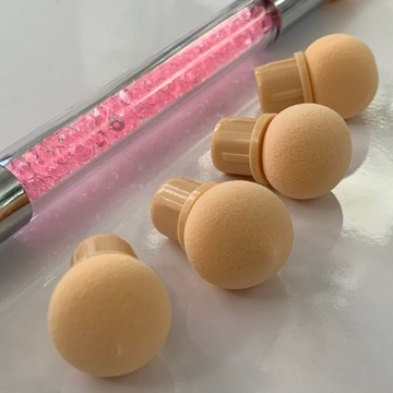 ДВУХСТОРОННЯЯ ГУБКА-АППЛИКАТОР ДЛЯ ПЫЛЬЦЫ OMBRE