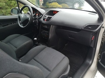 Peugeot 207 Hatchback 5d 1.4 16V 88KM 2007 Peugeot 207 1.4 16V 88KM Klimatyzacja Isofix, zdjęcie 18