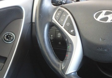 Hyundai i30 II Hatchback 5d 1.6 GDI 135KM 2015 Hyundai i30 1.6B 135KM Grzana kierownica i, zdjęcie 22
