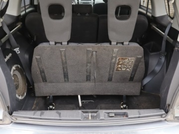 Mitsubishi Outlander II 2.0 DID DOHC 140KM 2007 Mitsubishi Outlander 2.0 DI-D, 4X4, 7 miejsc, zdjęcie 13
