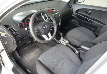 Kia Ceed I Hatchback 5d Facelifting 1.6 CRDi VGT 115KM 2012 Kia Cee&#039;d 1.6, zdjęcie 10