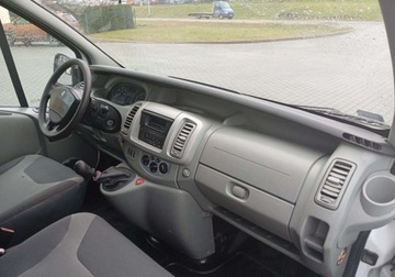 Renault Trafic II Kabina 2.0 dCi 115KM 2009 Renault Trafic Zarejestrowany - 2,0 - 114 KM - 9 osob 2.0 Diesel 114KM, zdjęcie 13