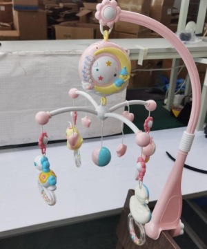 ИГРУШКА ДЛЯ КРОВАТКИ СО СВЕТОМ И МУЗЫКОЙ РОЗОВЫЙ ПРОЕКТОР И ВРАЩАЮЩАЯСЯ ПОГРЕМУШКА