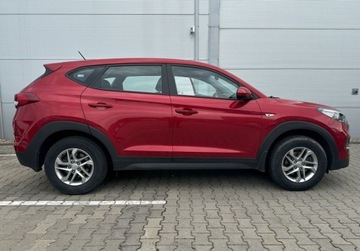 Hyundai Tucson III SUV 1.6 GDI 132KM 2016 Hyundai Tucson 1.6 GDI 132KM Classic MT6 1.6 Benzyna 132KM, zdjęcie 4