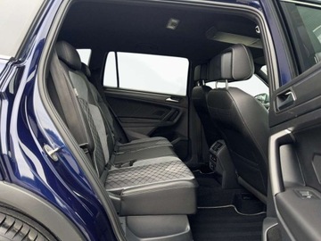 Volkswagen Tiguan Allspace SUV 2.0 TDI 200KM 2021 Volkswagen Tiguan Allspace LED Matrix HAK Keyless R-Line Tempomat Android, zdjęcie 11