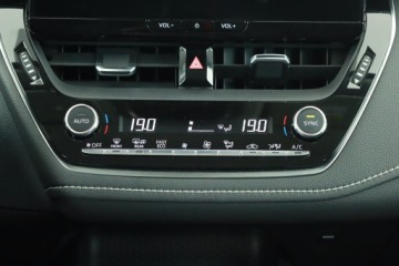 Toyota Corolla XII 2023 Toyota Corolla 1.8 Hybrid, Salon Polska, zdjęcie 10