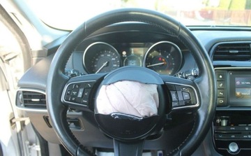 Jaguar F-Pace SUV 2.0 i4D 180KM 2016 Jaguar F-Pace 2.0 Diesel 180KM, zdjęcie 14