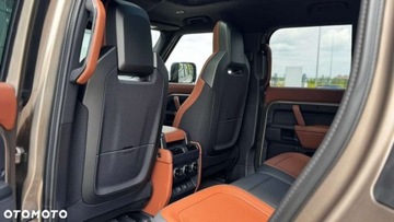 Land Rover Defender IV (L663) 2025 Land Rover Defender Land Rover Defender 4.4 P635 V8 mHEV Octa 4.4 Hybryda, zdjęcie 13