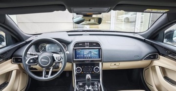 Jaguar XE Sedan Facelifting 2.0 i4P 250KM 2019 Jaguar XE 2.0 Benzyna 250KM, zdjęcie 2