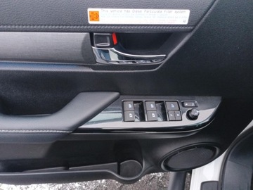 Toyota Hilux VIII Podwójna kabina Facelifting 2.8 D-4D 204KM 2023 Toyota Hilux 2.8 D-4D Double Cab Invincible Sport, zdjęcie 25