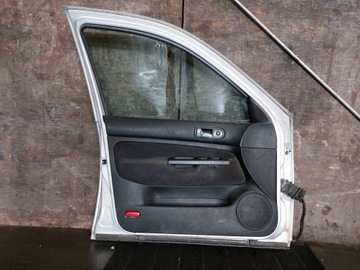 DVEŘE KOMPLETNÍ LEVÝ PŘEDNÍ VW BORA I