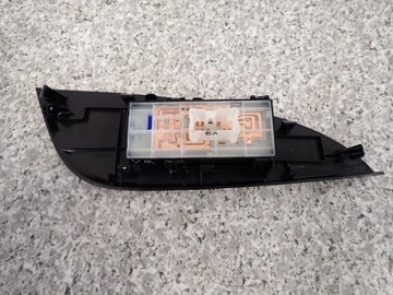 NISSAN PULSAR 14-18 PANEL OKNO PŘEDNÍ PRAVÝ