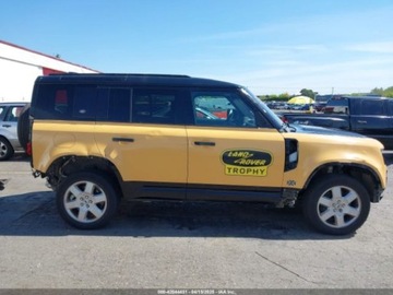 Land Rover Defender IV (L663) 2022 Land Rover Defender 110 X-Dynamic SE 2022 3.0l 3.0 Benzyna 395KM, zdjęcie 6