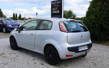 Fiat Punto Punto 2012 Hatchback 3d 1.2 8v 69KM 2012 Fiat Punto KLIMA, Wielofunkcja, Seryjne radio Centralny Zamek, Nawigacja..., zdjęcie 3