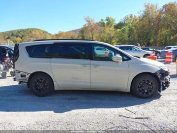 Chrysler Pacifica II 2021 Chrysler Pacifica Touring L 2021 3.6l 3.6 Benzyna 287KM, zdjęcie 6