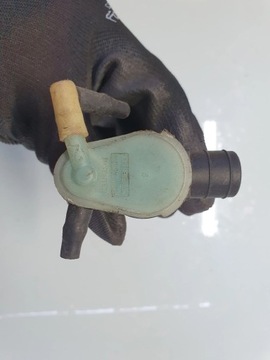 FORD FUSION 2002 ČERPADLO OSTŘIKOVAČE OKNO PŘEDNÍ / ČELNÍ