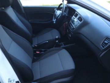 Hyundai i20 II Hatchback 5d Facelifting KAPPA 1.2 MPI 84KM 2018 Hyundai i20 1.2, Klima, Podgrzewane siedzienia, zdjęcie 8